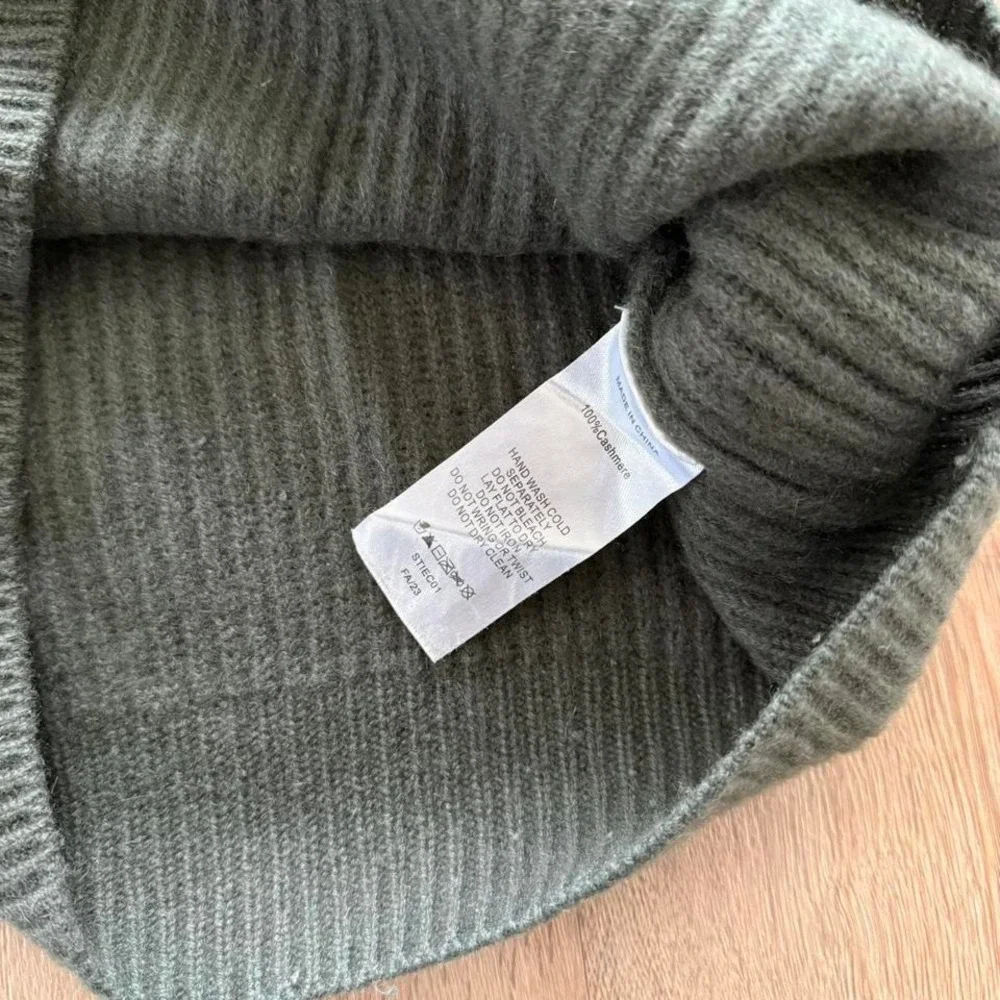 Quince Men's Olive Green Ribbed Wool Sweater
